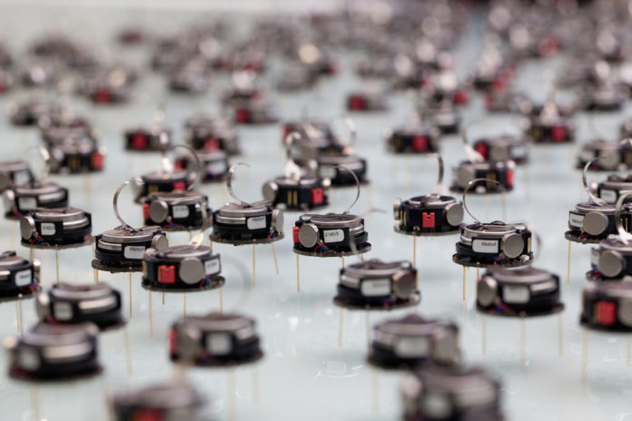 Robot che si muovono senza comunicare Robot che si muovono senza comunicare
