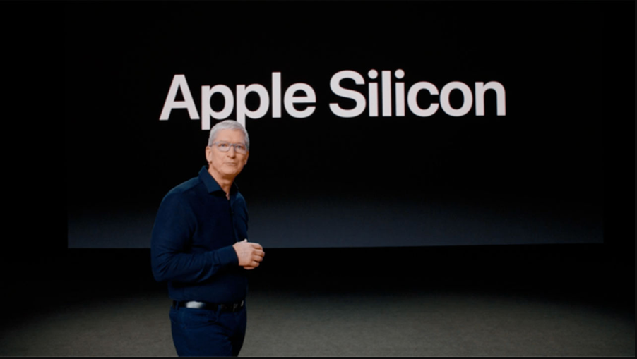 Tim Cook alla conferenza WWDC. Apple ha presentato i nuovi processori ARM based. Credits: La Stampa