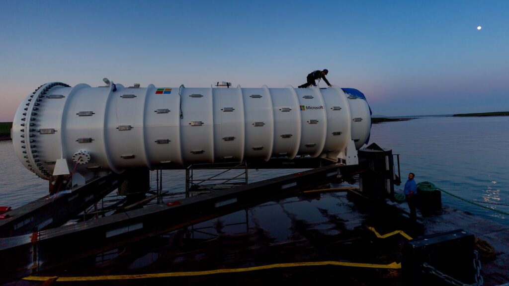 Em 2018, o datacenter subaquático foi afundado no fundo do mar das Ilhas Orkney.