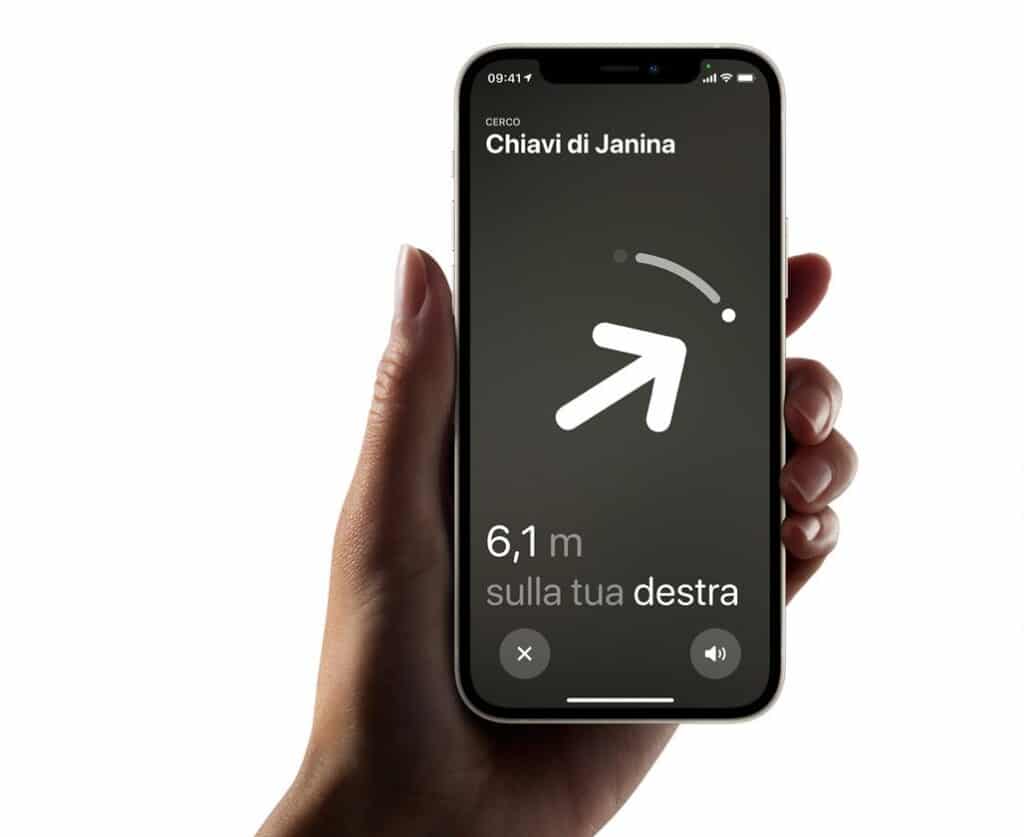 L'AirTag permette di sfruttare la "Posizione precisa" per trovare l'oggetto perduto. Fonte: Apple