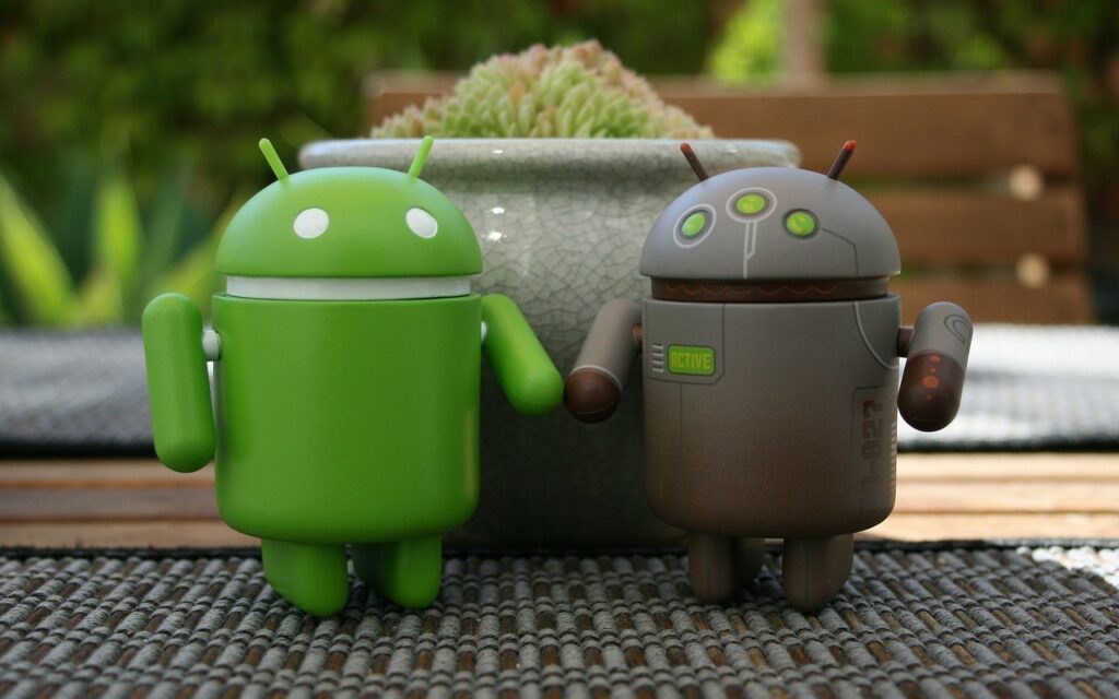 Un telefono Android va protetto dai software in download.