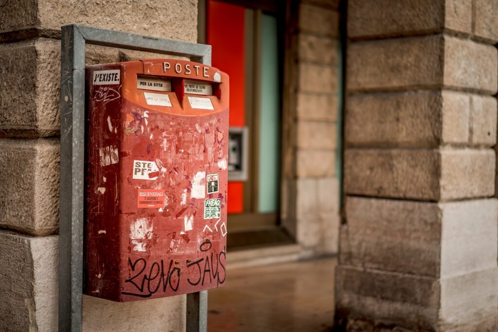 poste italiane cassetta rossa