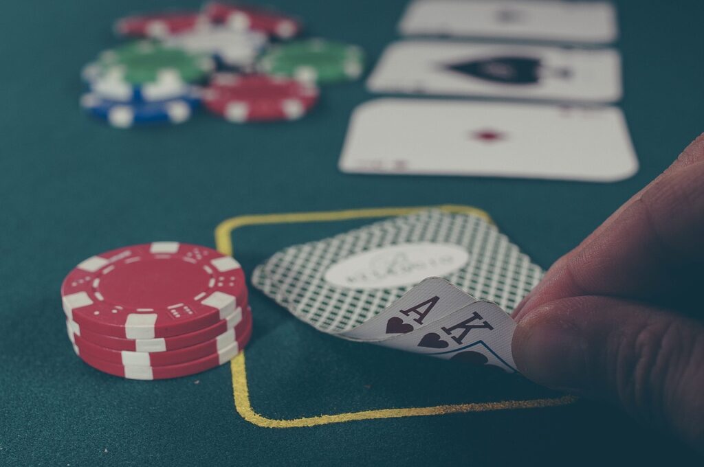 Con il poker i casinò online con licenza AAMS hanno ottenuto un enorme successo.