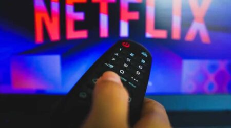 Netflix: stop alla condivisione gratuita delle password fuori dal nucleo familiare