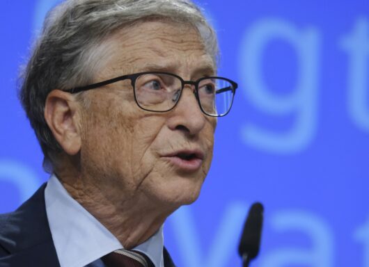 Secondo Bill Gates con l’AI potremmo lavorare solo tre giorni a settimana