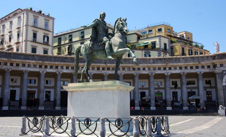 Napoli, Piazza del Plebiscito