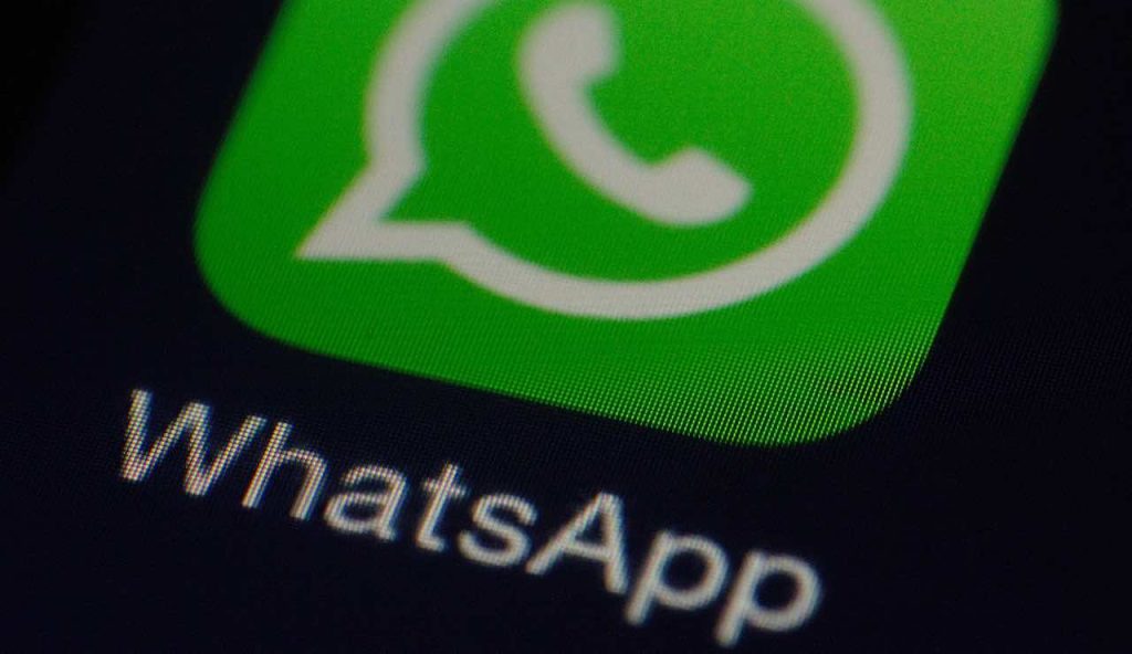 WhatsApp 2025 usarlo costerà quattrini