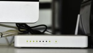 Modem WiFi con led accesi