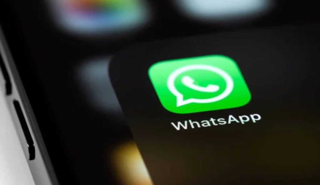 WhatsApp nota segnali account hackerato