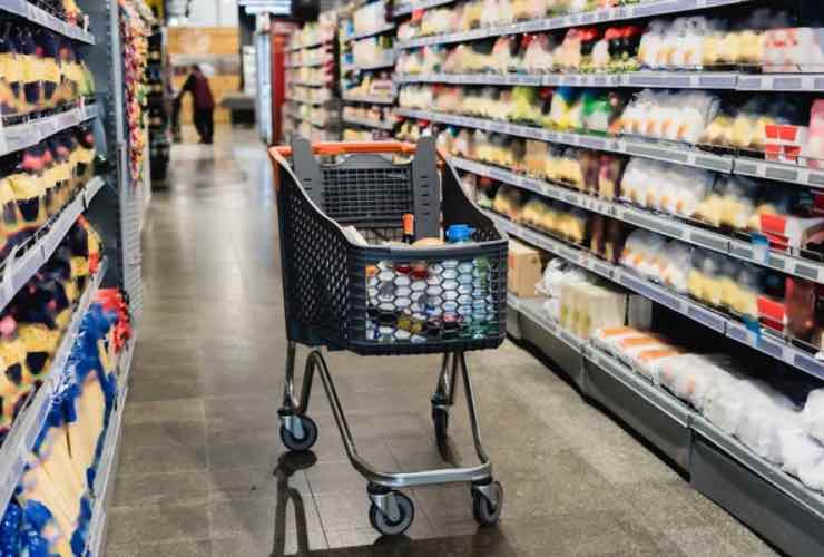 Supermercato cambiano regole etichettatura accesso informazione