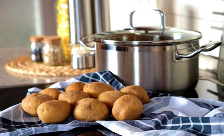 Come utilizzare le patate, per un ottimo bucato