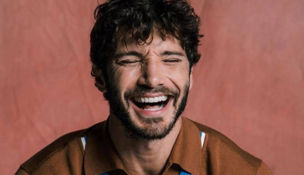 Stefano De Martino sorriso